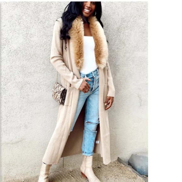 Cardi Taupe With Faux Fur 